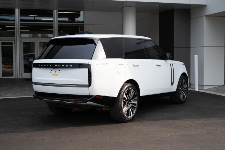 Used 2025 Land Rover Range Rover P400 SE for sale Sold at McLaren Orlando LLC in Winter Park FL 32789 4