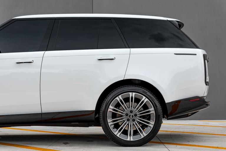 Used 2024 Land Rover Range Rover P530 SE for sale Sold at McLaren Orlando LLC in Winter Park FL 32789 4