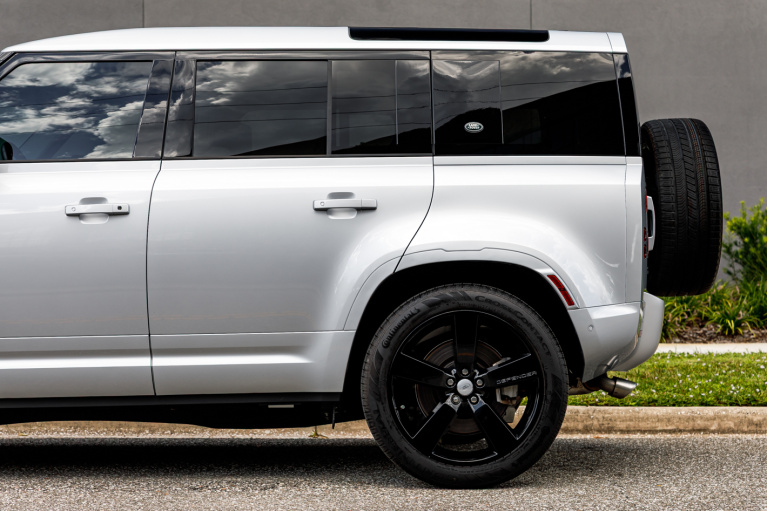 Used 2024 Land Rover Defender 110 V8 P500 SE for sale Sold at McLaren Orlando LLC in Winter Park FL 32789 4