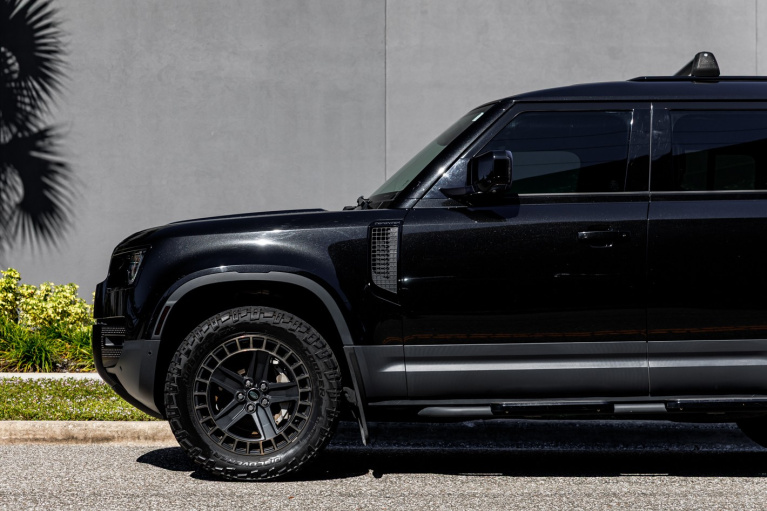 Used 2020 Land Rover Defender 110 SE for sale Sold at McLaren Orlando LLC in Winter Park FL 32789 3