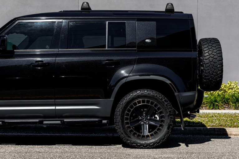 Used 2020 Land Rover Defender 110 SE for sale Sold at McLaren Orlando LLC in Winter Park FL 32789 4