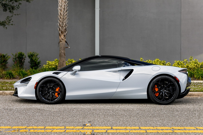 Used 2023 McLaren Artura for sale Sold at McLaren Orlando LLC in Winter Park FL 32789 3