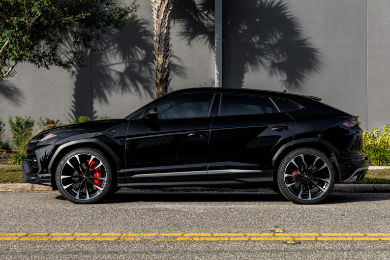 Used 2020 Lamborghini Urus for sale Sold at McLaren Orlando LLC in Winter Park FL 32789 3