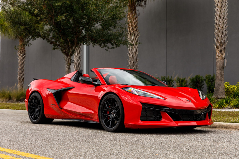Used 2025 Chevrolet Corvette Z06 for sale $119,995 at McLaren Orlando LLC in Winter Park FL 32789 3