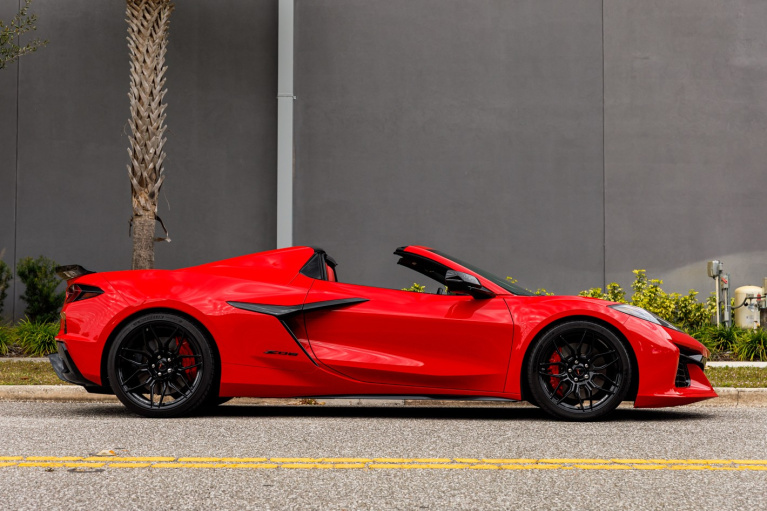 Used 2025 Chevrolet Corvette Z06 for sale $119,995 at McLaren Orlando LLC in Winter Park FL 32789 4