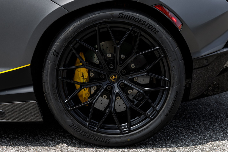 Used 2025 Lamborghini Revuelto for sale $950,995 at McLaren Orlando LLC in Winter Park FL 32789 3