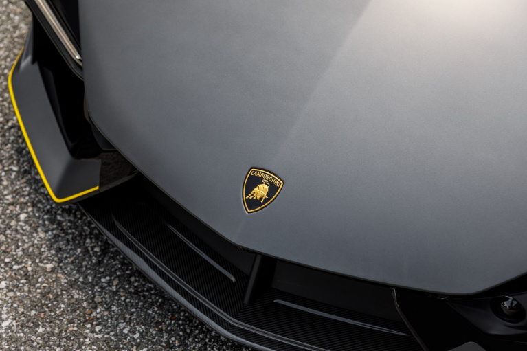 Used 2025 Lamborghini Revuelto for sale $950,995 at McLaren Orlando LLC in Winter Park FL 32789 4